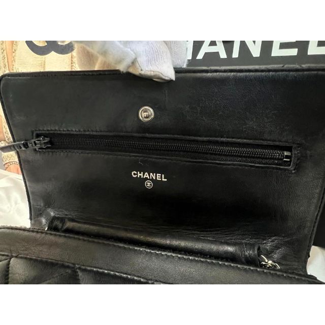 CHANEL(シャネル)のCHANEL マトラッセ チェーンウォレット ラムスキン シルバー金具 レディースのバッグ(ショルダーバッグ)の商品写真