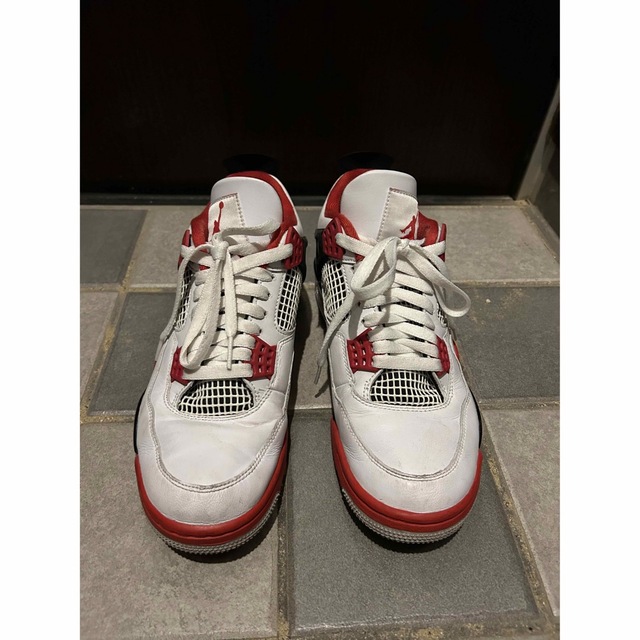 NIKE(ナイキ)のNIKE AIR JORDAN4 RETRO FIRE RED エアジョーダン4 メンズの靴/シューズ(スニーカー)の商品写真