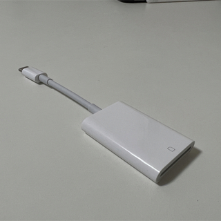 アップル(Apple)のApple USB-C SDカードリーダー(PC周辺機器)