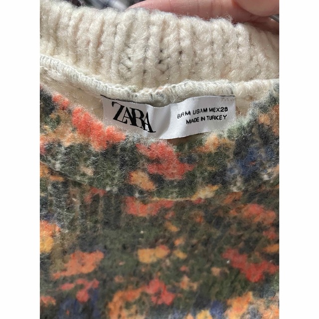 ZARA(ザラ)のZARA フラワープリント ニット セーター レディースのトップス(ニット/セーター)の商品写真