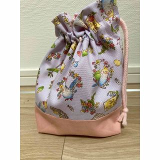 入園準備巾着コップ袋裏地付き　鳥インコ柄　花　クローバー　ハンドメイド(バッグ/レッスンバッグ)