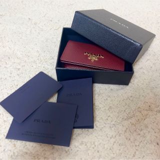 プラダ(PRADA)の【美品】PRADA カードケース　名刺入れ　カードケース　ボルドー(名刺入れ/定期入れ)