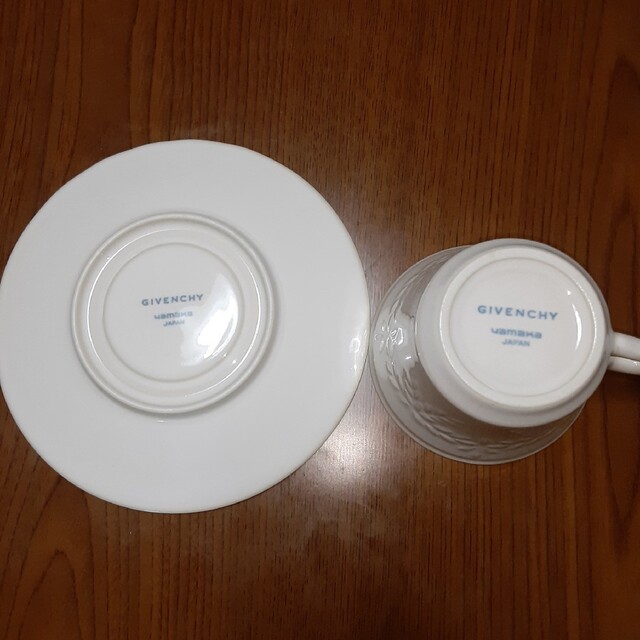 GIVENCHY(ジバンシィ)のGIVENCHY　カップ&ソーサー2客　スクエアトレイ インテリア/住まい/日用品のキッチン/食器(グラス/カップ)の商品写真