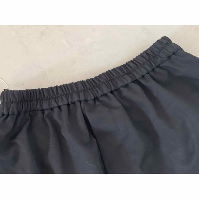 新品タグ付き ツイルラッフルフレアスカート ブラック レディースのスカート(ひざ丈スカート)の商品写真
