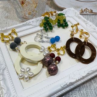 【まとめ売り】5セット揺れるイヤリング　ハンドメイドアクセサリー※ピアス変更可能(イヤリング)