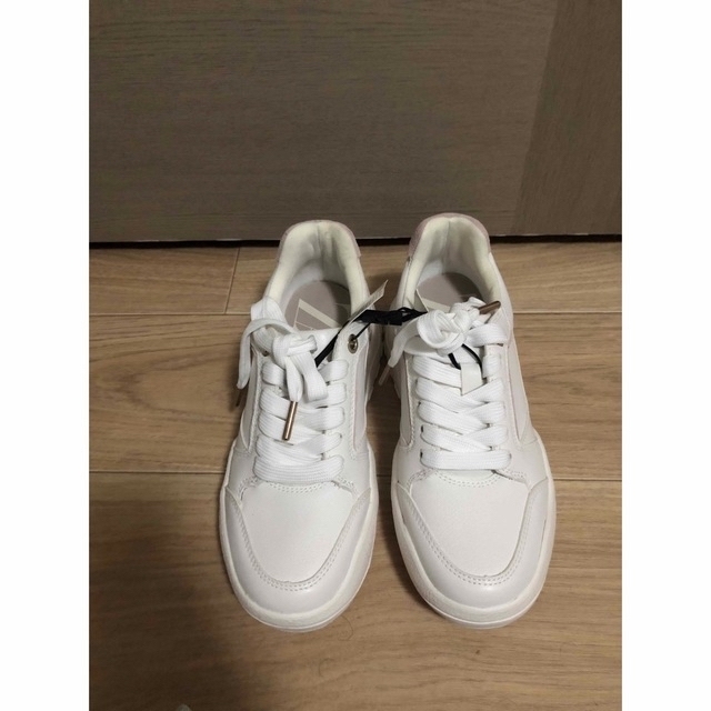 ZARA - ZARA 新品未使用タグ付き 37 スニーカーの通販 by riri's ZARA - ZARA 新品未使用タグ付き 37 スニーカーの通販 by riri's