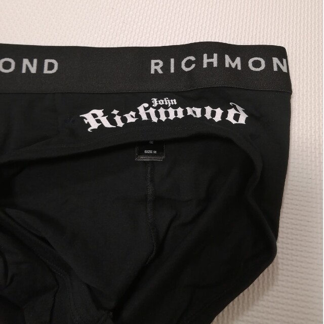 JOHN RICHMOND(ジョンリッチモンド)の最終特価　新品未使用　JOHN RICHMOND　ビキニブリーフ　サイズM メンズのアンダーウェア(その他)の商品写真