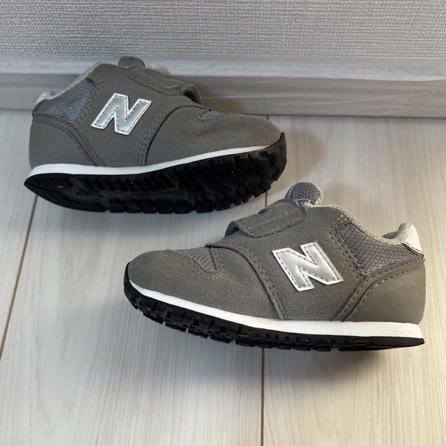 New Balance(ニューバランス)のニューバランス　13cm グレー キッズ/ベビー/マタニティのベビー靴/シューズ(~14cm)(スニーカー)の商品写真