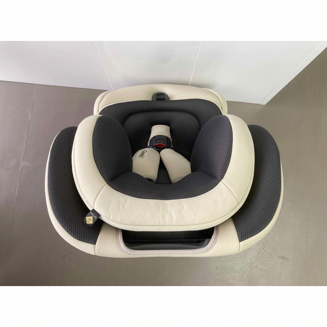 SALE大得価 combi セイブトレック ISOFIX エッグショック TB (BE) [ベージュ]の通販 by こすん's shop｜コンビならラクマ 