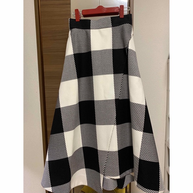 SHE Tokyo 大柄チェックスカート　38号 レディースのスカート(ロングスカート)の商品写真