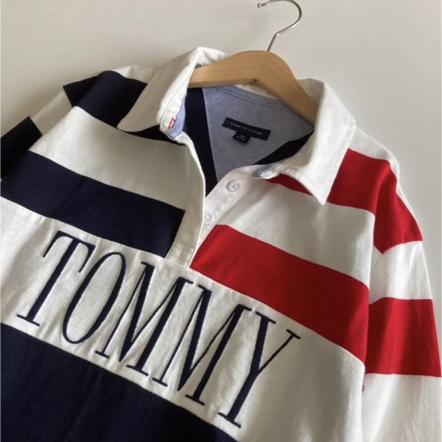 TOMMY HILFIGER(トミーヒルフィガー)のトミーヒルフィガー 長袖　シャツ　カットソー　ロゴ　サイドスリット　春　 レディースのトップス(カットソー(長袖/七分))の商品写真