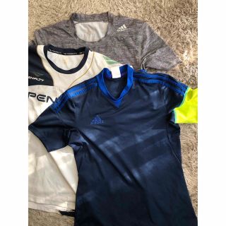 アディダス(adidas)のTシャツ　adidas (ウェア)