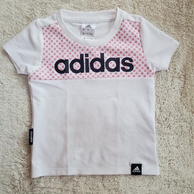 adidas(アディダス)のアディダス110 キッズ/ベビー/マタニティのキッズ服女の子用(90cm~)(Tシャツ/カットソー)の商品写真