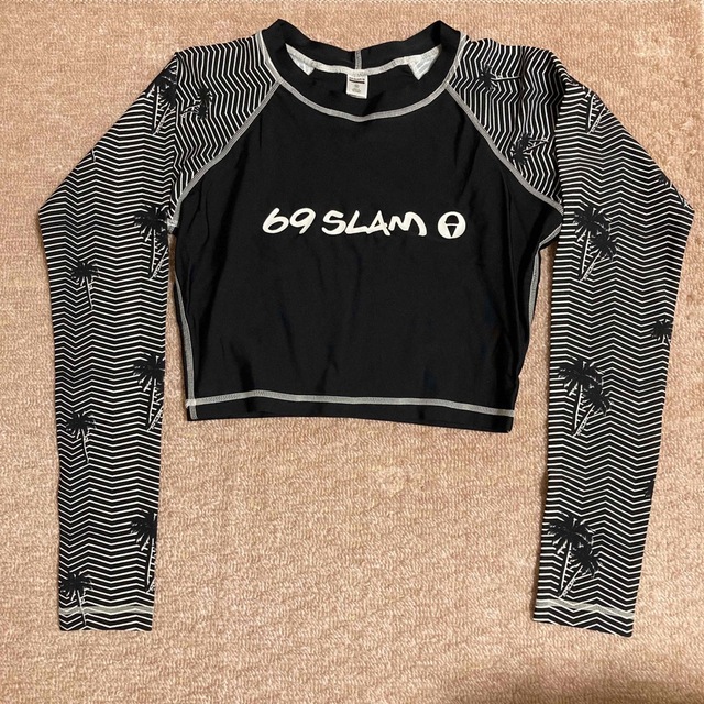 69SLAM(ロックスラム)の69SLAM ロックスラム　ラッシュガード レディースの水着/浴衣(その他)の商品写真