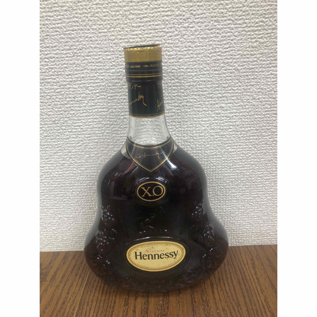 O-32 未開栓【ヘネシーXO 金キャップ  40% 700ml 】 食品/飲料/酒の酒(ブランデー)の商品写真