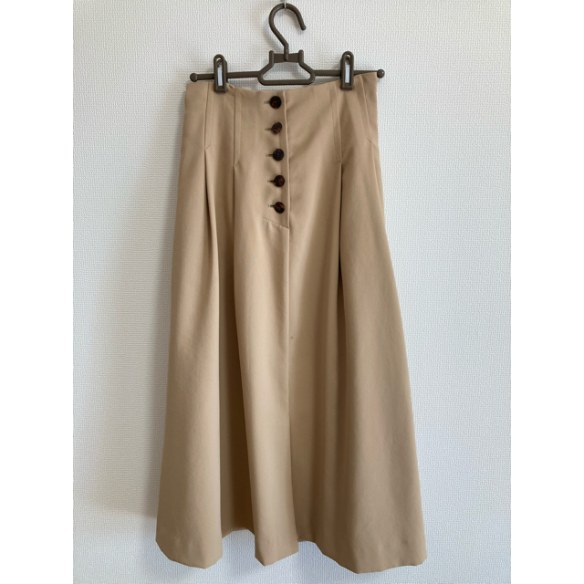 EMMEL REFINES(エメルリファインズ)のエメルリファインズ　ベージュ　スカート レディースのスカート(ロングスカート)の商品写真