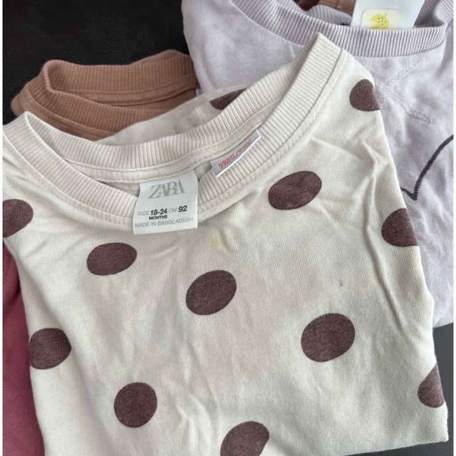 ZARA(ザラ)の【ZARA】ロンT４枚セット　92 キッズ/ベビー/マタニティのキッズ服女の子用(90cm~)(Tシャツ/カットソー)の商品写真