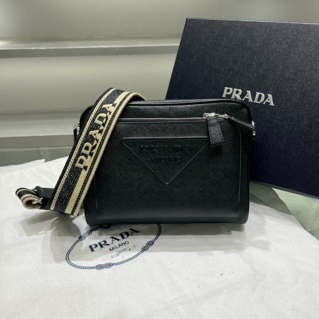 超人気新品 PRADA - PRADA プラダ サフィアーノレザー ショルダー