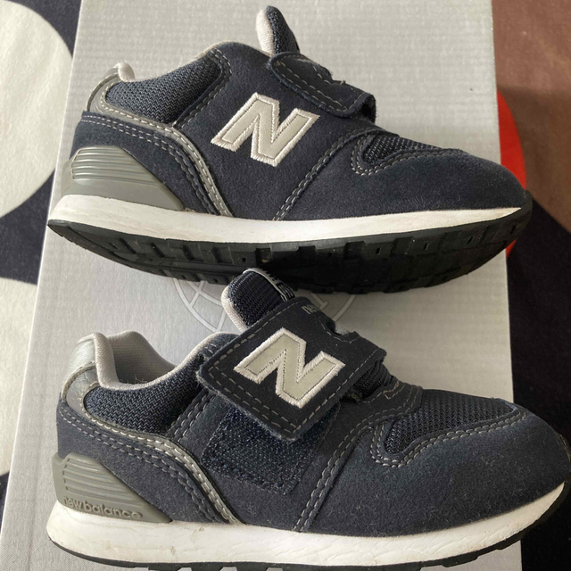 New Balance(ニューバランス)の☆値下げ☆【15.5】ニューバランス　ネイビー　スニーカー キッズ/ベビー/マタニティのキッズ靴/シューズ(15cm~)(スニーカー)の商品写真