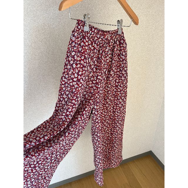 chocol raffine robe(ショコラフィネローブ)の花柄　ガウチョ　ワイドパンツ レディースのパンツ(カジュアルパンツ)の商品写真
