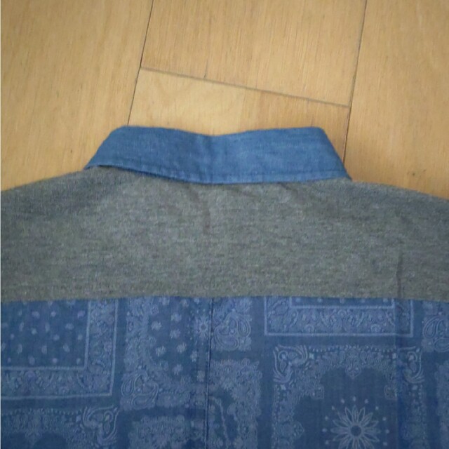 ikka(イッカ)のikka　デニム　ネイビー　シャツ　140 キッズ/ベビー/マタニティのキッズ服男の子用(90cm~)(Tシャツ/カットソー)の商品写真