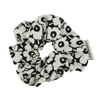 マリメッコ(marimekko)の新品 マリメッコ Marimekko ヘアアクセサリー ピエニ ウニッコ シュシュ ブラック/オフホワイト(バレッタ/ヘアクリップ)