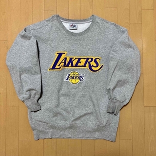 マジェスティック(Majestic)の【激レア】Los Angeles Lakers スウェット　レイカーズ　刺繍(スウェット)