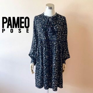 パメオポーズ(PAMEO POSE)の美品✨パメオポーズ✨フェミニンワンピース 総柄 レーヨン リボンタッセル(ひざ丈ワンピース)