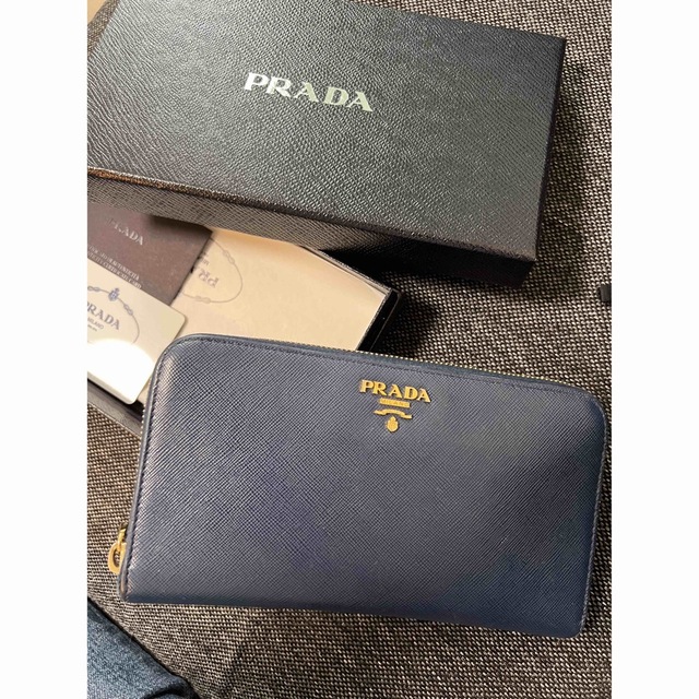 PRADA 財布