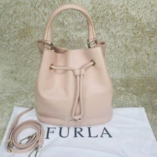 極美品　FURLA/フルラコスタンザベージュ巾着シボ革ショルダーバッグ