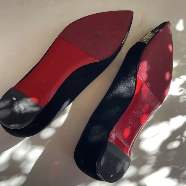 Christian Louboutin(クリスチャンルブタン)のクリスチャンルブタン パンプス ブラックゴールド ミ168 レディースの靴/シューズ(バレエシューズ)の商品写真
