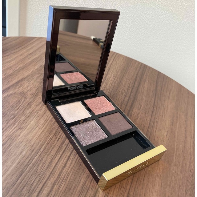 TOM FORD BEAUTY(トムフォードビューティ)の期間限定値下げ！トムフォード　アイカラークォード コスメ/美容のベースメイク/化粧品(アイシャドウ)の商品写真