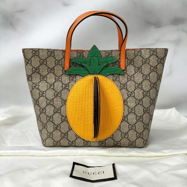 Gucci(グッチ)のグッチ GGスプリーム チルドレンズ パイナップル ミニハンドバッグ KK946 レディースのバッグ(ハンドバッグ)の商品写真