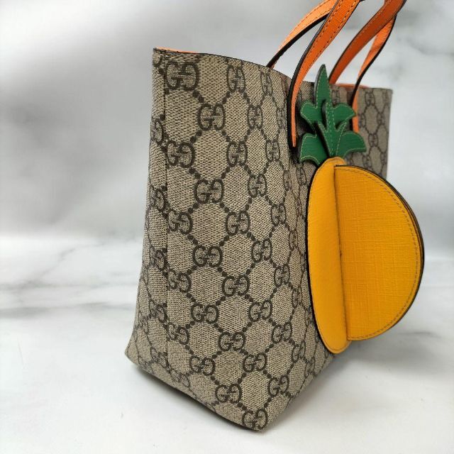 Gucci(グッチ)のグッチ GGスプリーム チルドレンズ パイナップル ミニハンドバッグ KK946 レディースのバッグ(ハンドバッグ)の商品写真