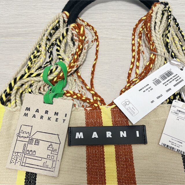 Marni(マルニ)のマルニマーケット　ハンモック　エクリュ　マルニ　人気 レディースのバッグ(トートバッグ)の商品写真
