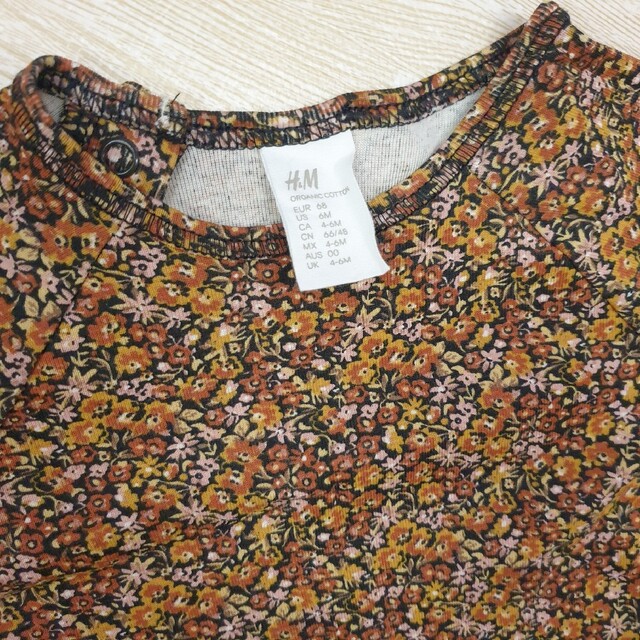 H&M(エイチアンドエム)のH&M セットアップ　68センチ　花柄 キッズ/ベビー/マタニティのベビー服(~85cm)(カバーオール)の商品写真