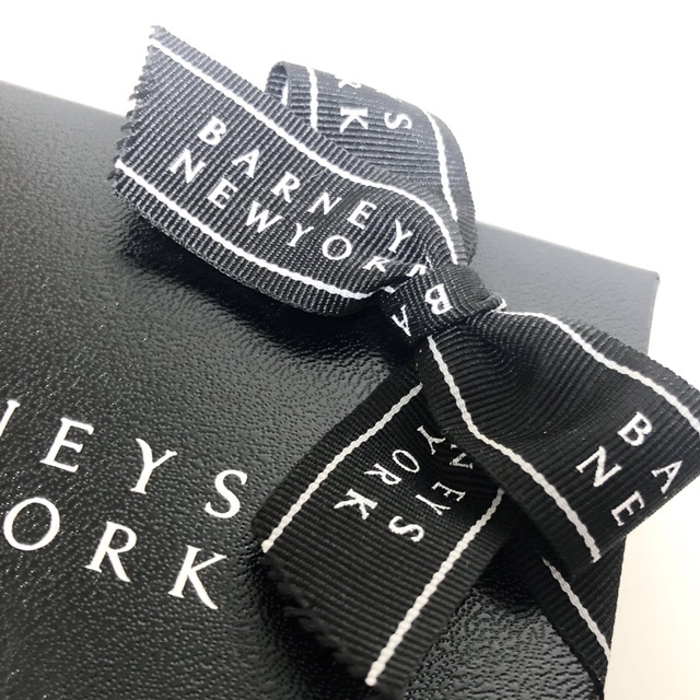 BARNEYS NEW YORK(バーニーズニューヨーク)のBARNEYS NEWYORK 空箱 ラッピング レディースのバッグ(ショップ袋)の商品写真