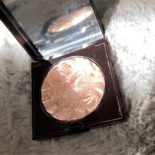 ローラメルシエ(laura mercier)のローラメルシエ ディボーション ハイライト フェイスイルミネーター(フェイスカラー)