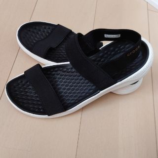 クロックス(crocs)のクロックス　サンダル(サンダル)