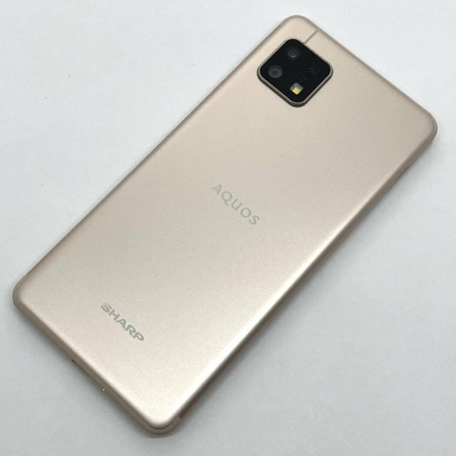 SHARP(シャープ)のAQUOS sense4 lite SH-RM15 ライトカッパー ⑯ スマホ/家電/カメラのスマートフォン/携帯電話(スマートフォン本体)の商品写真