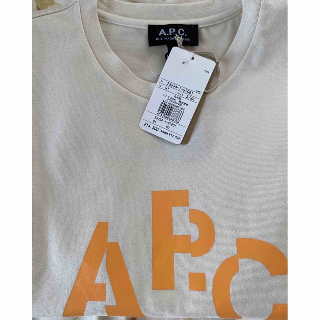 IENA(イエナ)のイエナ　A.P.C別注DECALEプリントTシャツ レディースのトップス(Tシャツ(半袖/袖なし))の商品写真