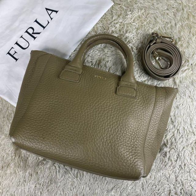 フルラ　FURLA　パイパー　Ｌ　美品　カーキ