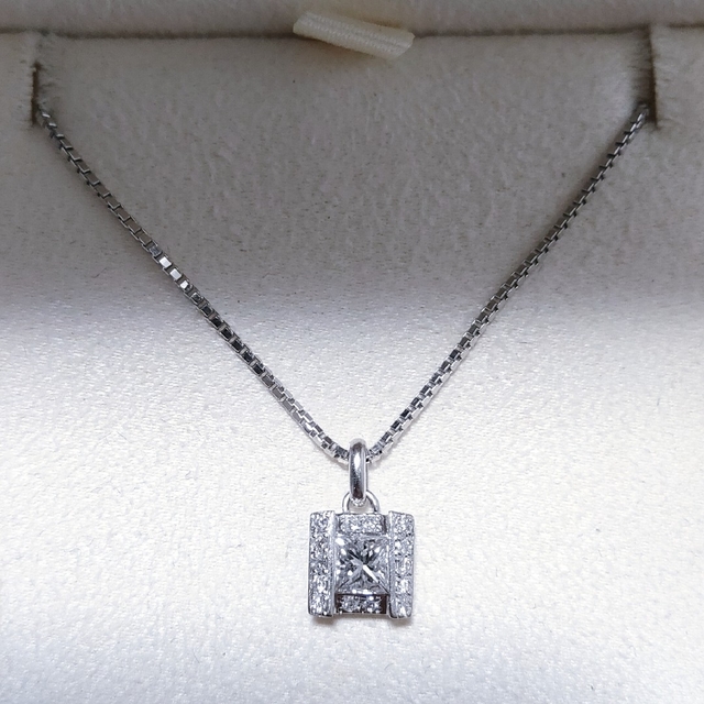 プリンセスカット ダイヤモンド ネックレス Pt900 0.32ct 4.5g