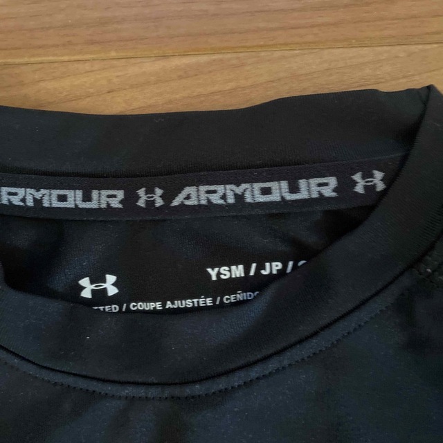 UNDER ARMOUR(アンダーアーマー)のアンダーアーマー　トレーニングウェア　ヒートギア　サイズysm スポーツ/アウトドアのトレーニング/エクササイズ(トレーニング用品)の商品写真