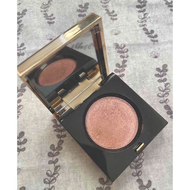 BOBBI BROWN(ボビイブラウン)のBOBBI BROWN リュクスアイシャドウ01 コスメ/美容のベースメイク/化粧品(アイシャドウ)の商品写真