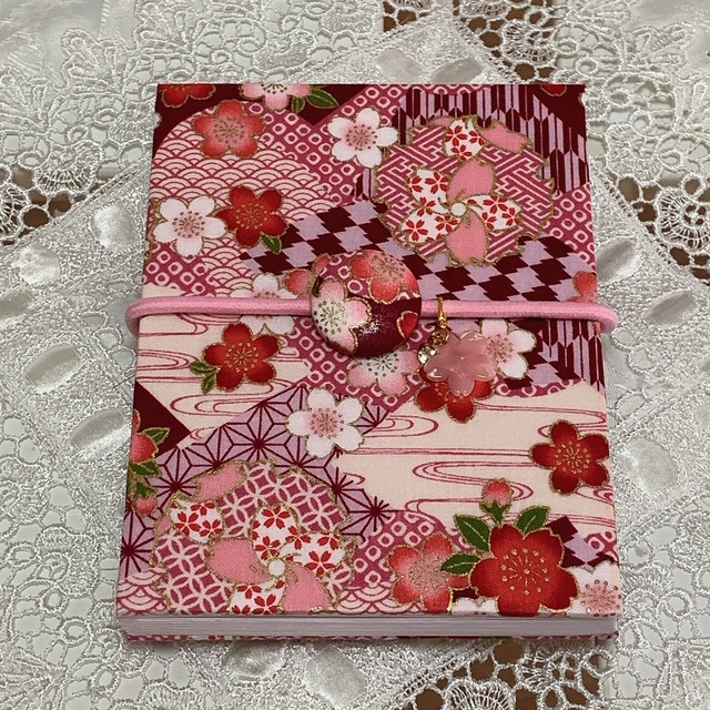 【代引可】 御朱印帳　和柄×ピンク×桜　くるみボタン桜のチャーム付き その他