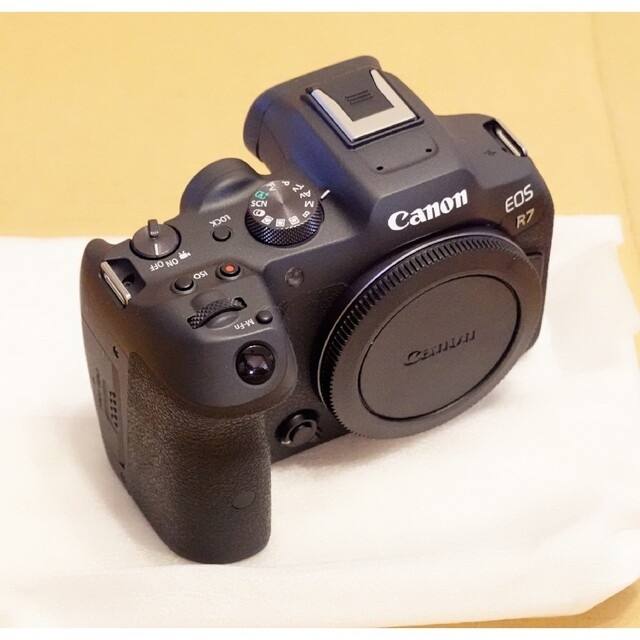 Canon(キヤノン)のCanon EOS R7 デジタルカメラ ボディ スマホ/家電/カメラのカメラ(ミラーレス一眼)の商品写真