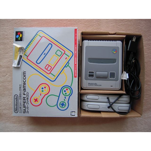 任天堂(ニンテンドウ)のニンテンドー クラッシックミニ スーパーファミコン  SUPER FAMICOM エンタメ/ホビーのゲームソフト/ゲーム機本体(家庭用ゲーム機本体)の商品写真