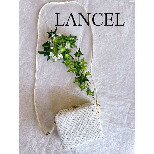 LANCEL(ランセル)のランセル　カゴ バッグ　白　ラタンバッグ　籐バッグ　ヴィンテージ　パーティー レディースのバッグ(かごバッグ/ストローバッグ)の商品写真