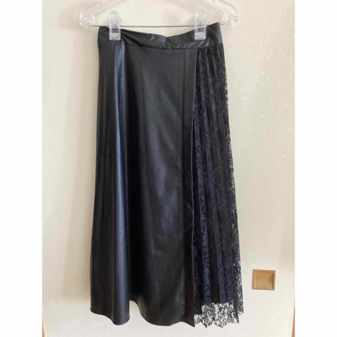 BLACK プリーツフレアースカート レディースのスカート(ロングスカート)の商品写真